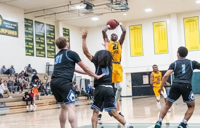 M Basketball: Gets Edged in Thriller With a Shot to Win