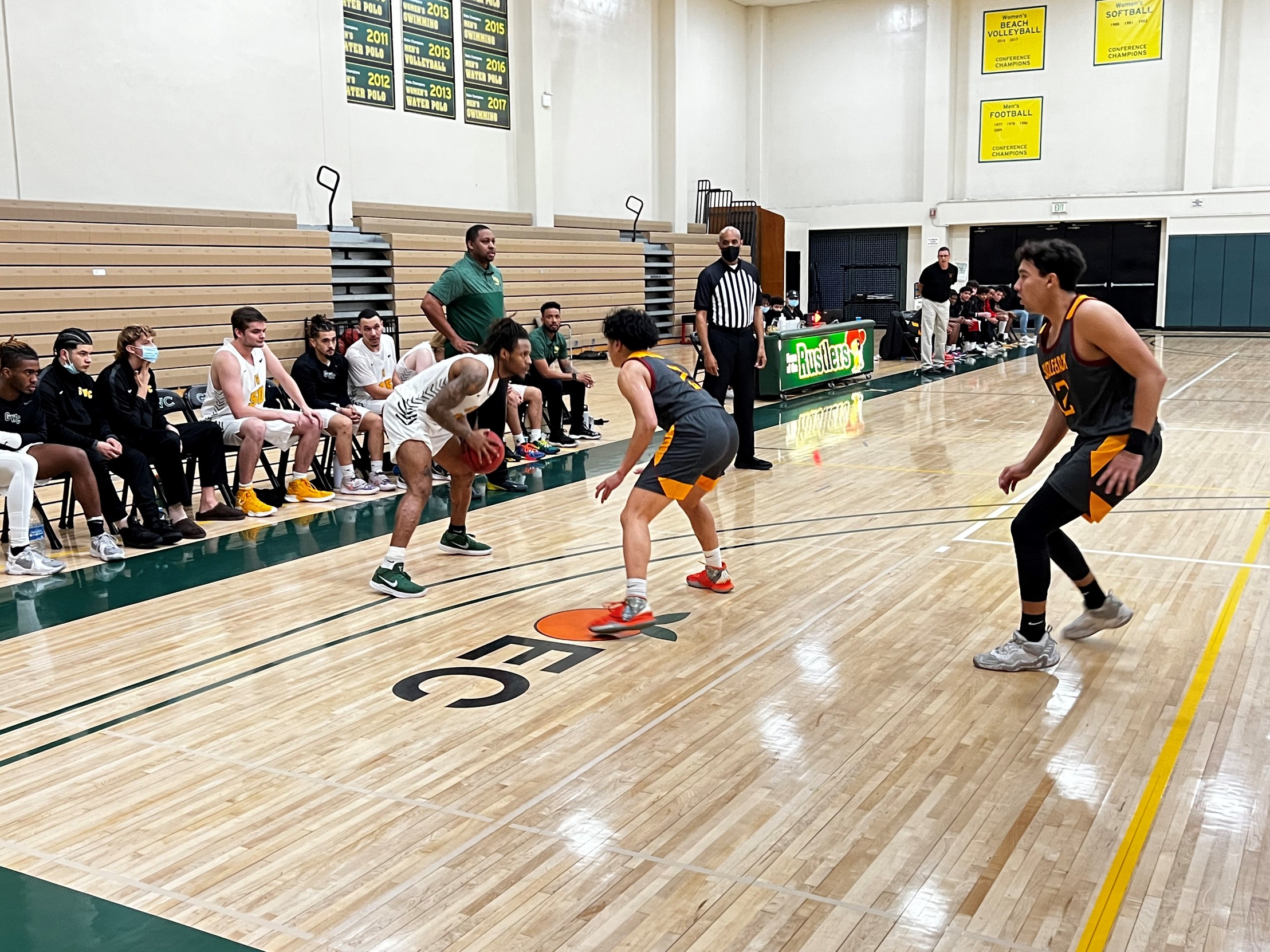 M Basketball: Watson's Double-Double Not Enough as Rustlers Lose Close One