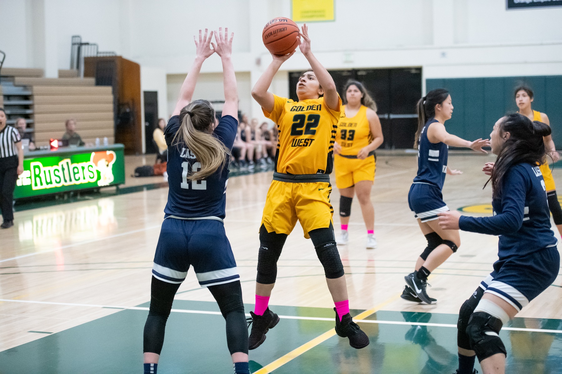 W Basketball: Downed in Lopsided Loss to Top Ranked IVC