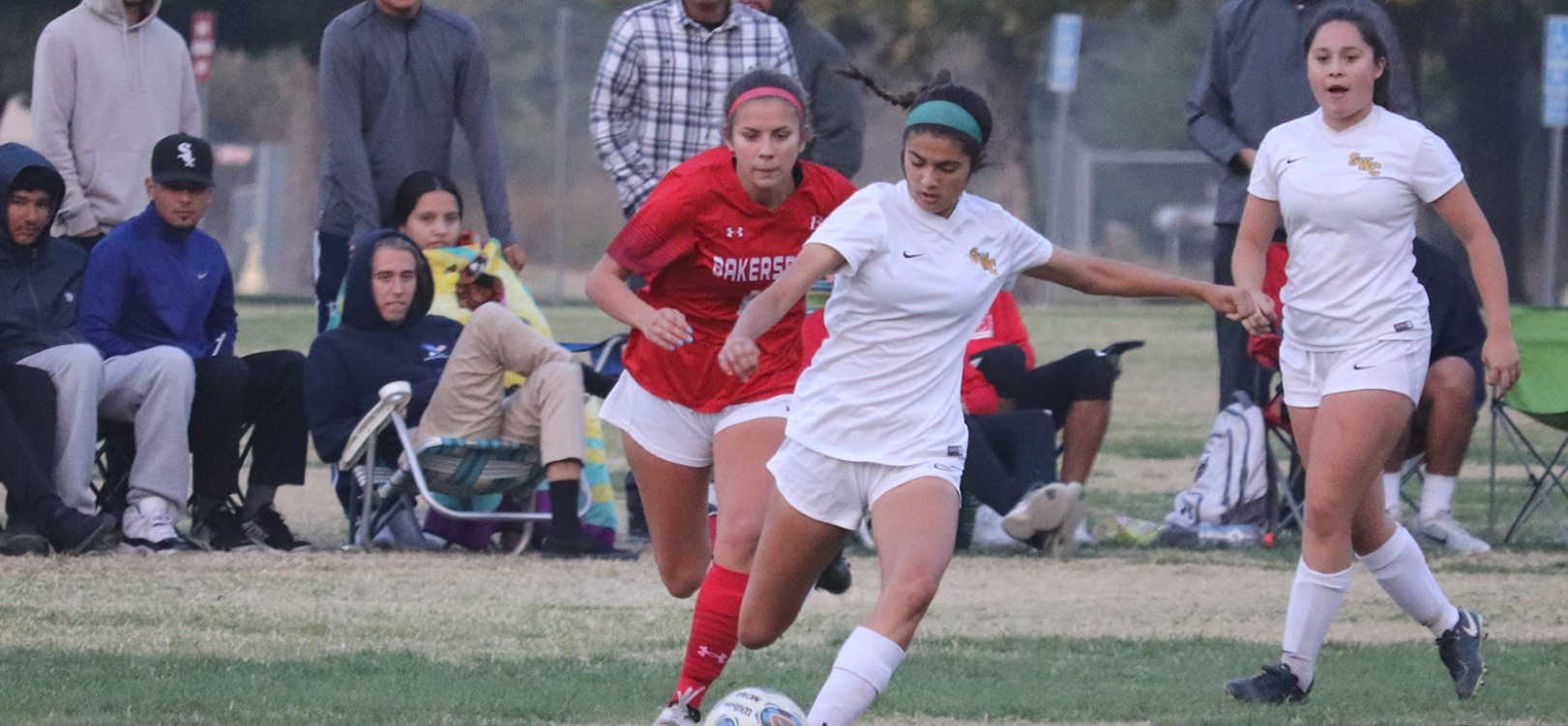 W Soccer: Wins CCCAA Play-in Game and Advances into Playoffs