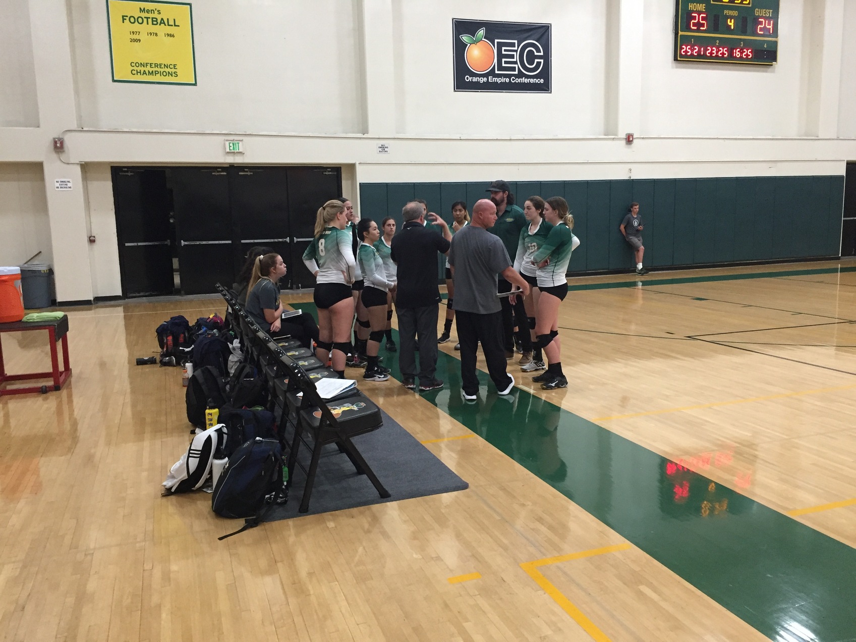 W Volleyball: Swept in Three Sets