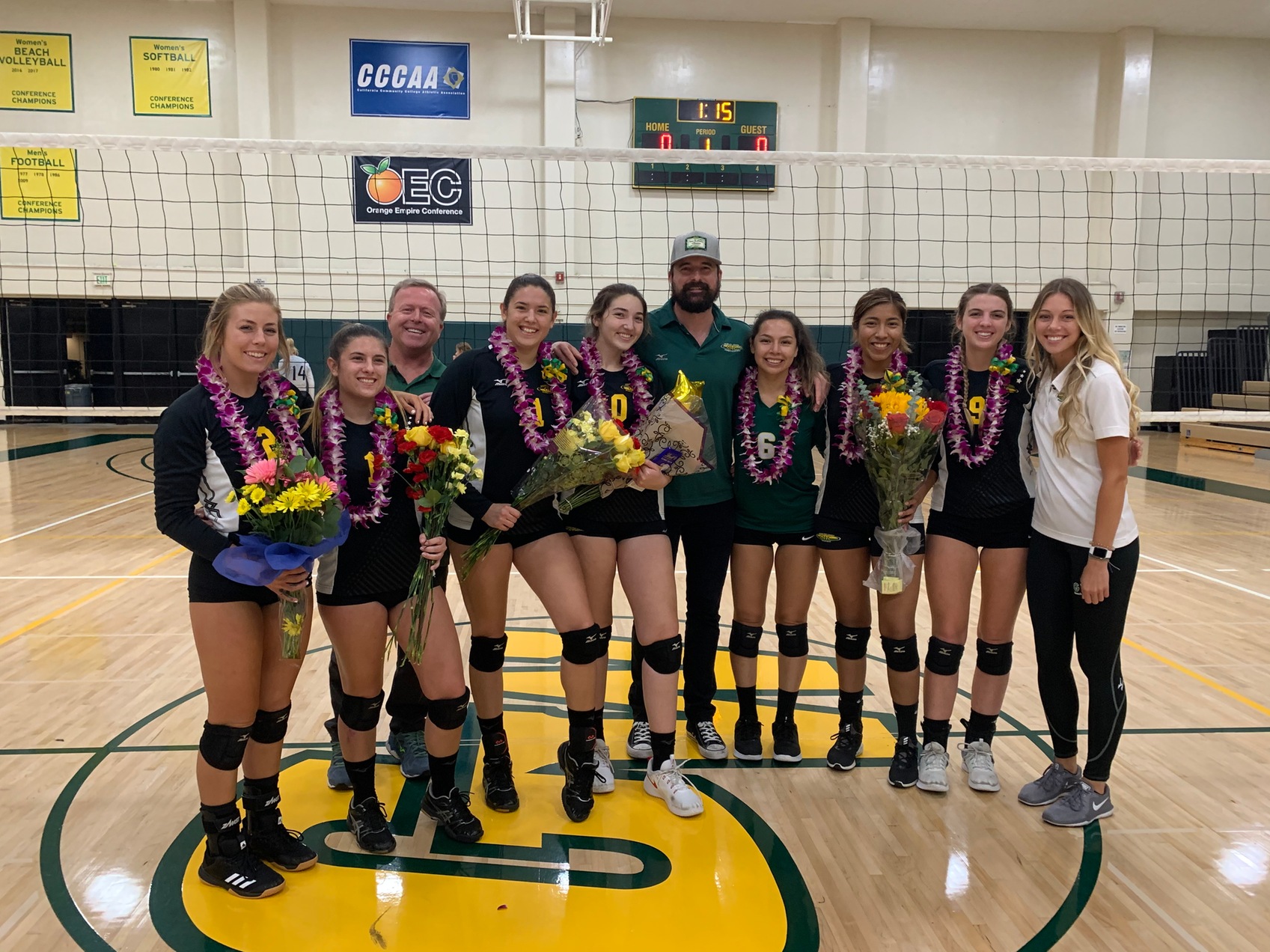 W Volleyball: Cruises in a Three Set Sweep on Sophomore Night